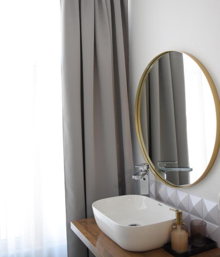 Feels Like Home Studio Apartments - Flh Albania 티라나 외부 사진